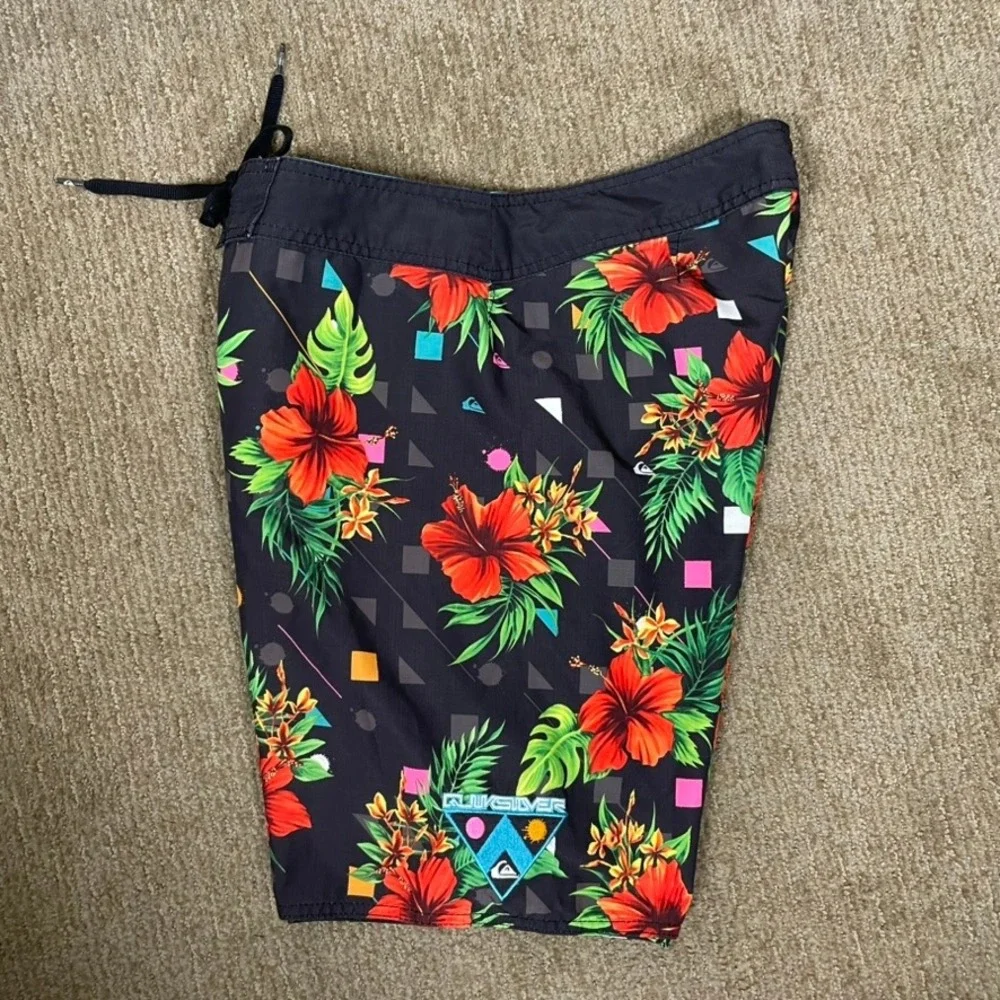 Quiksilver Board Shorts Mens‎ 34 Black Floral Geometric Retro Resort Surf Trunks